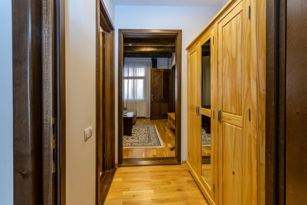 Wood House Republicii Hotel Braşov Exterior foto