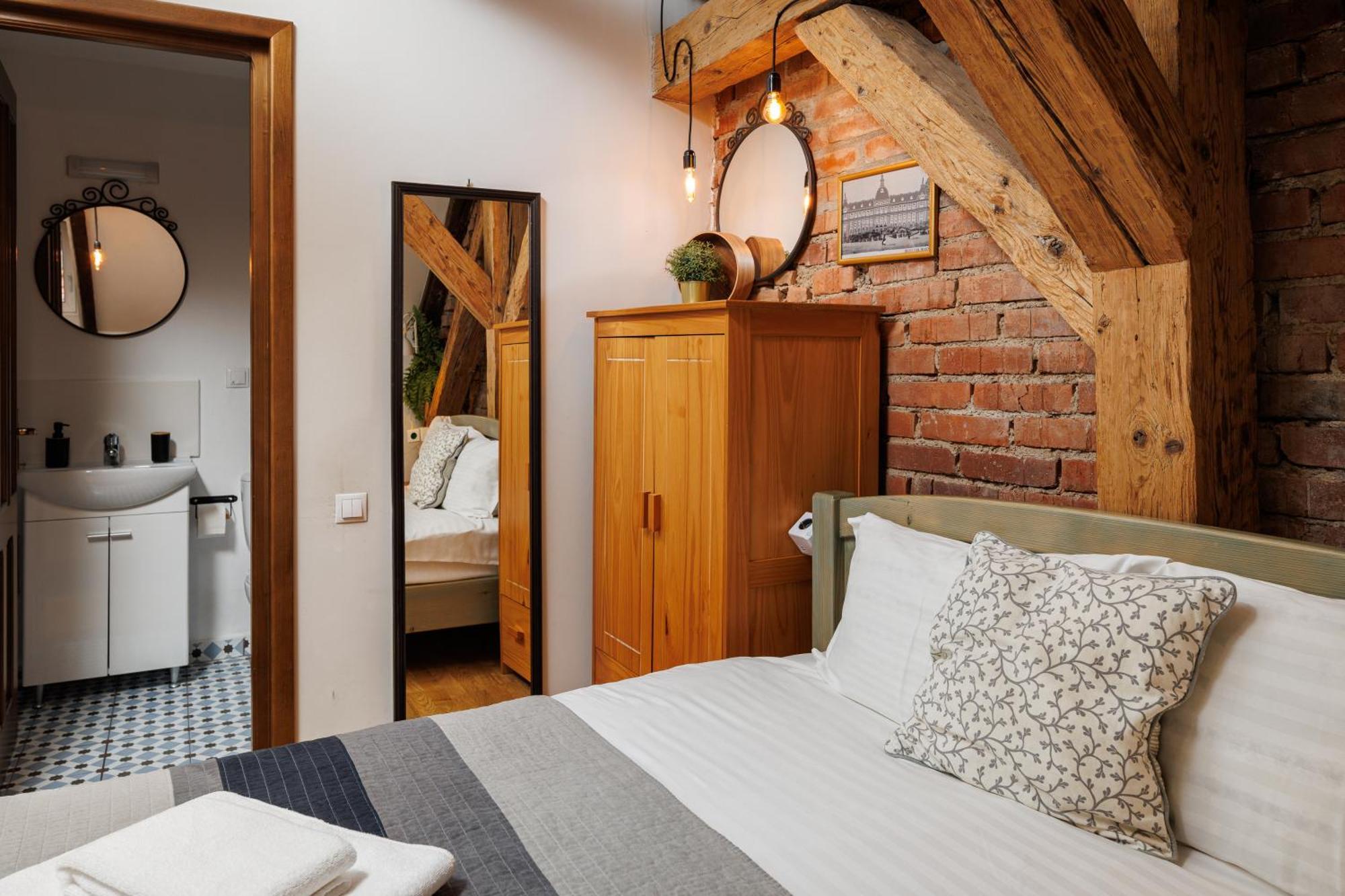 Wood House Republicii Hotel Braşov Exterior foto