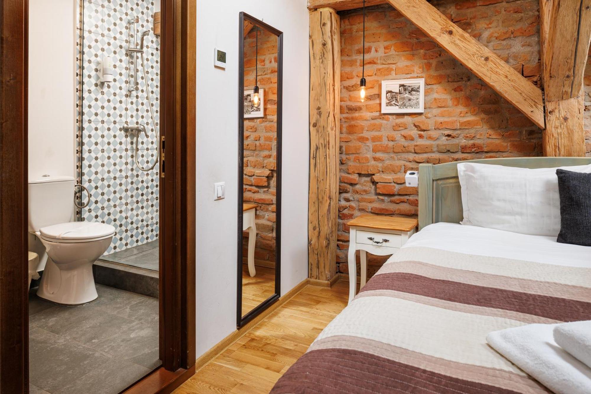 Wood House Republicii Hotel Braşov Exterior foto